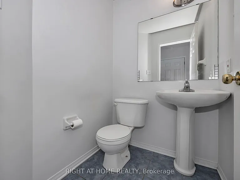 1 Kincardine Dr — Photo 5