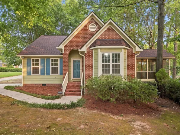 331 Rosehaven Dr, Raleigh, NC 27609