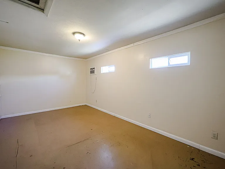 Bonus Room - enclosed garage