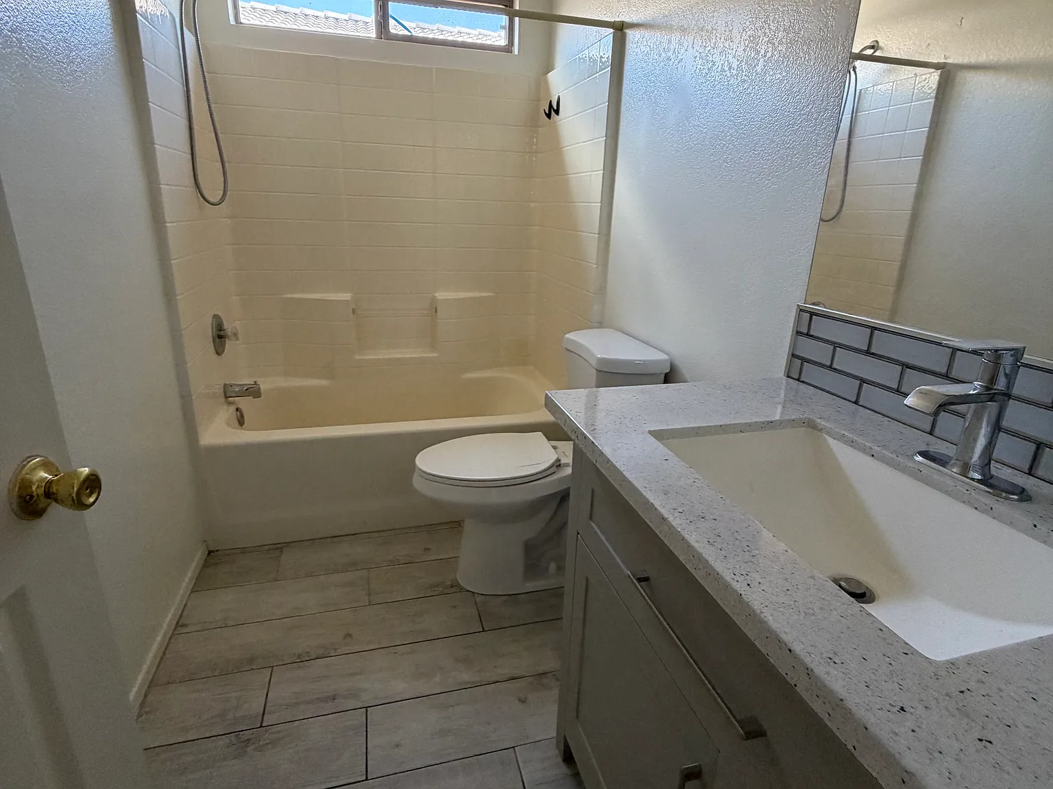 3 bed, 1111 sqft, $1,800 — Photo 2