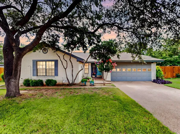 1607 Cobblestone Ct, Cleburne, TX 76033