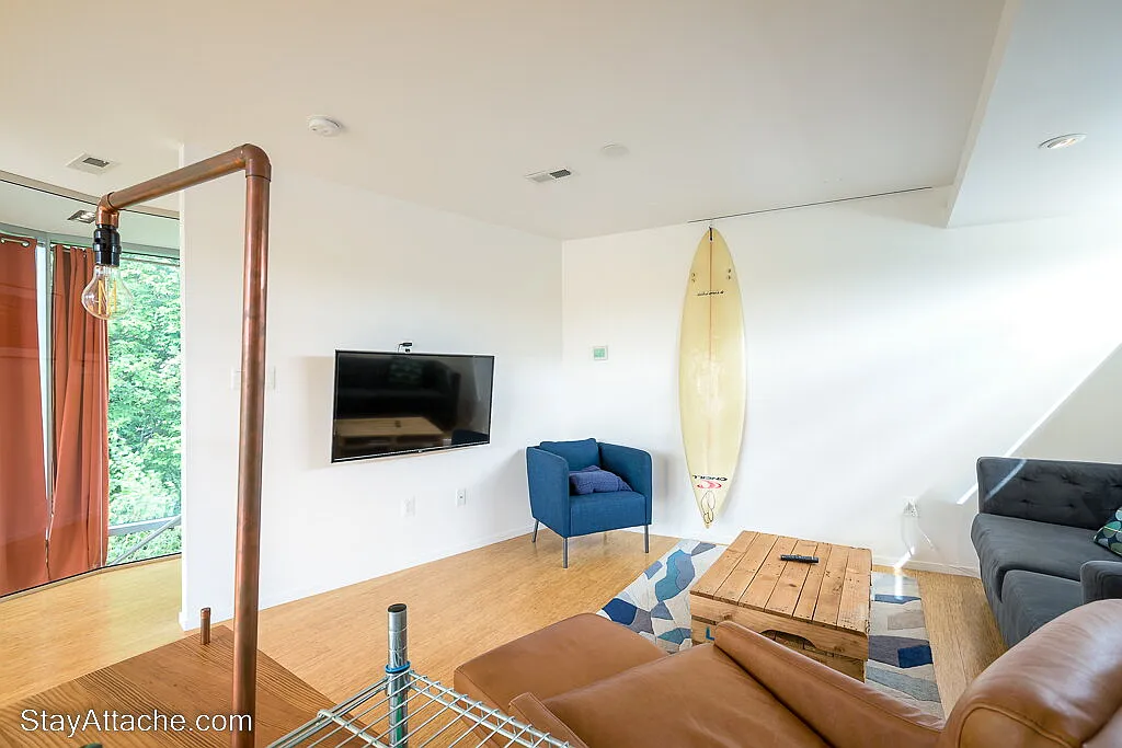 4 bed, 3.5 bath, 3395 sqft, $8,000 — Photo 4