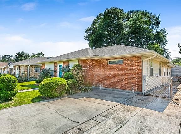 2nd image of 752 Oakwood Dr