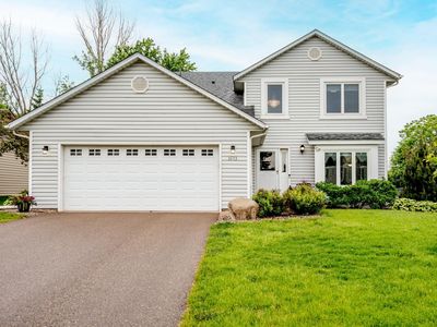 1043 Hummingbird Ln, Eagan, MN, 55123