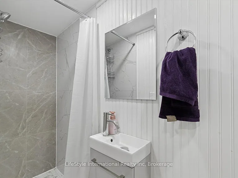 95 Houghton St — Photo 19