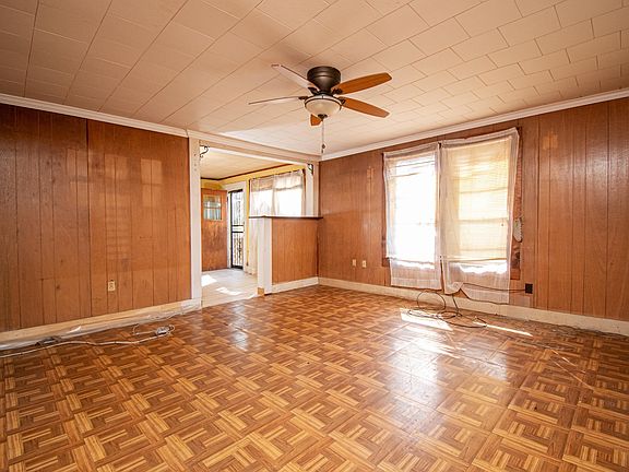5th image of 451 Carver Ave
