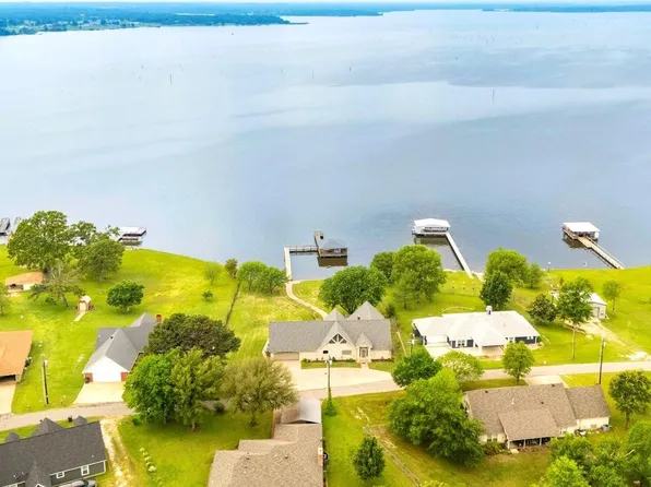 470 Rs County Rd #3445, Emory, TX 75440