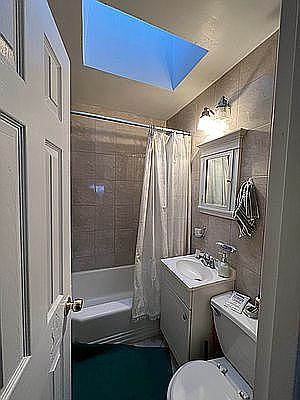 4th image of 131 E 61st St #4