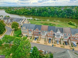 21095 Roaming Shores Ter, Ashburn, VA 20147