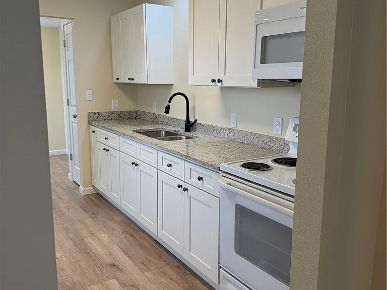 4642 Cheryl Dr — Photo 8
