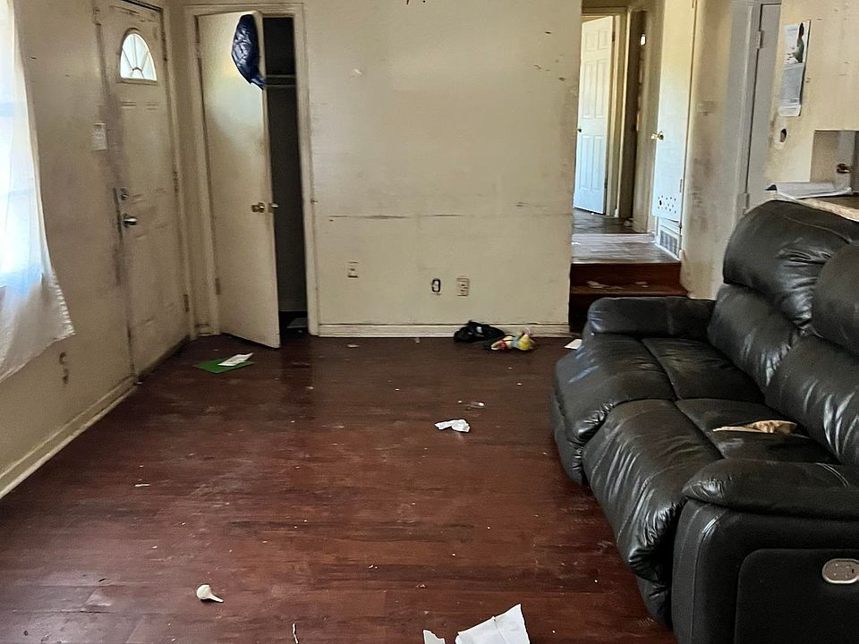 2nd image of 1561 Winfield Ave