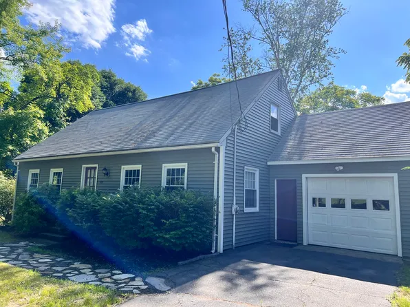 319 West St, Amherst, MA 01002