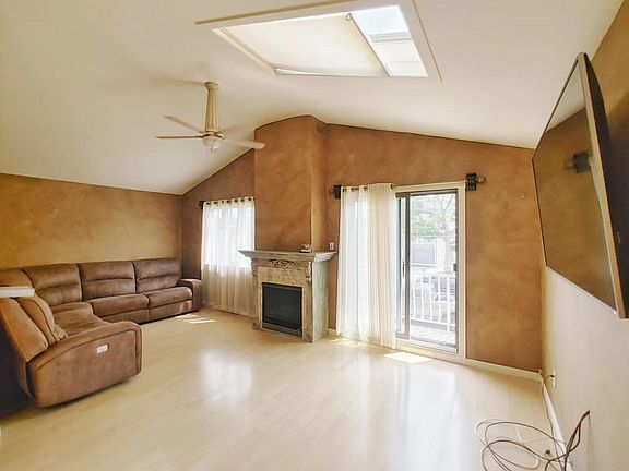 2nd image of 356 Grantwood Ave #2