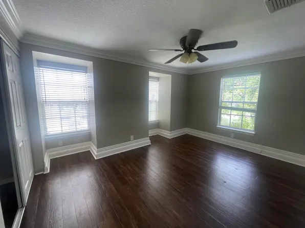 200 Old English Drive, Jupiter, FL 33458