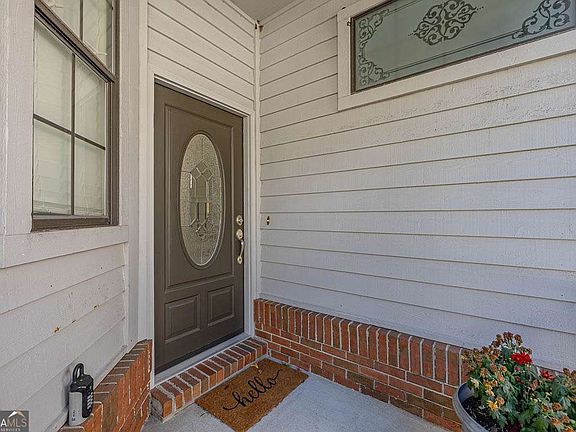 2nd image of 3 Bay Tree Ct W