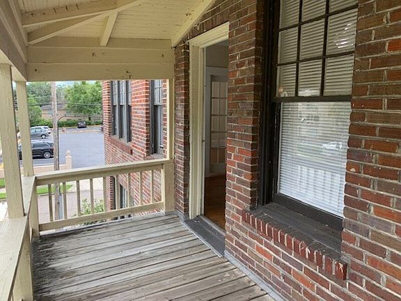 3rd image of 2841 Saint Johns Ave