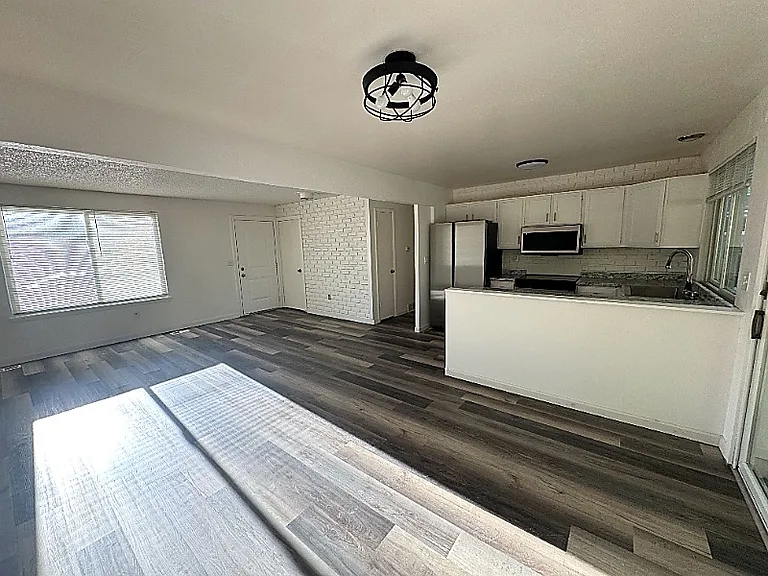 2814 S Ouray Way — Photo 4