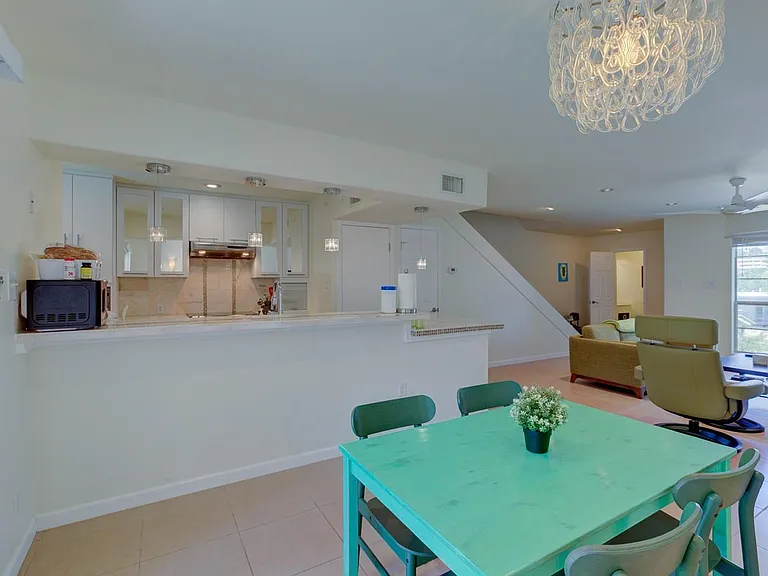 710 Castle Ridge Rd #B — Photo 12