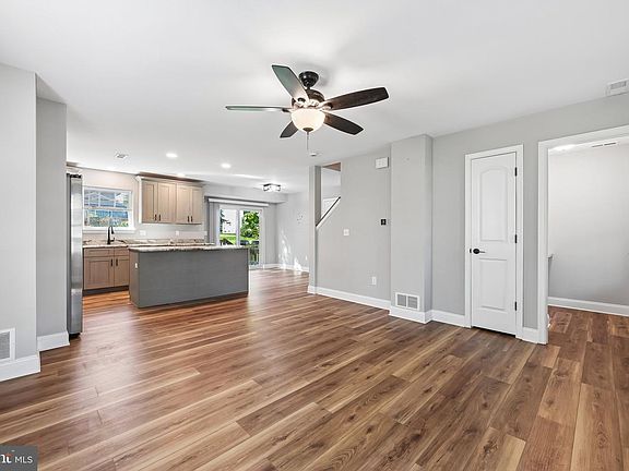 4th image of 336 W Evesham Ave