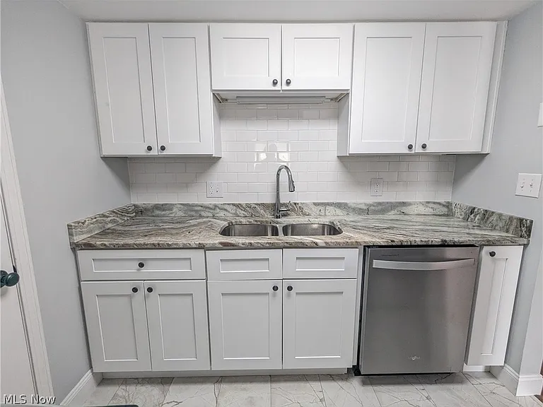 6920 Carriage Hill Dr #104 — Photo 10
