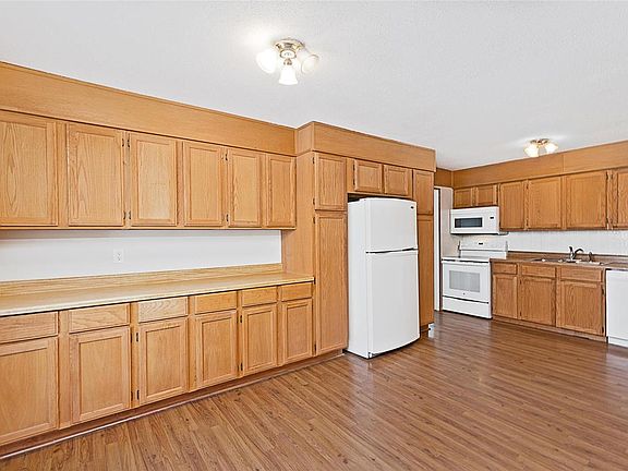 2nd image of 11948 Meadow Run Ct