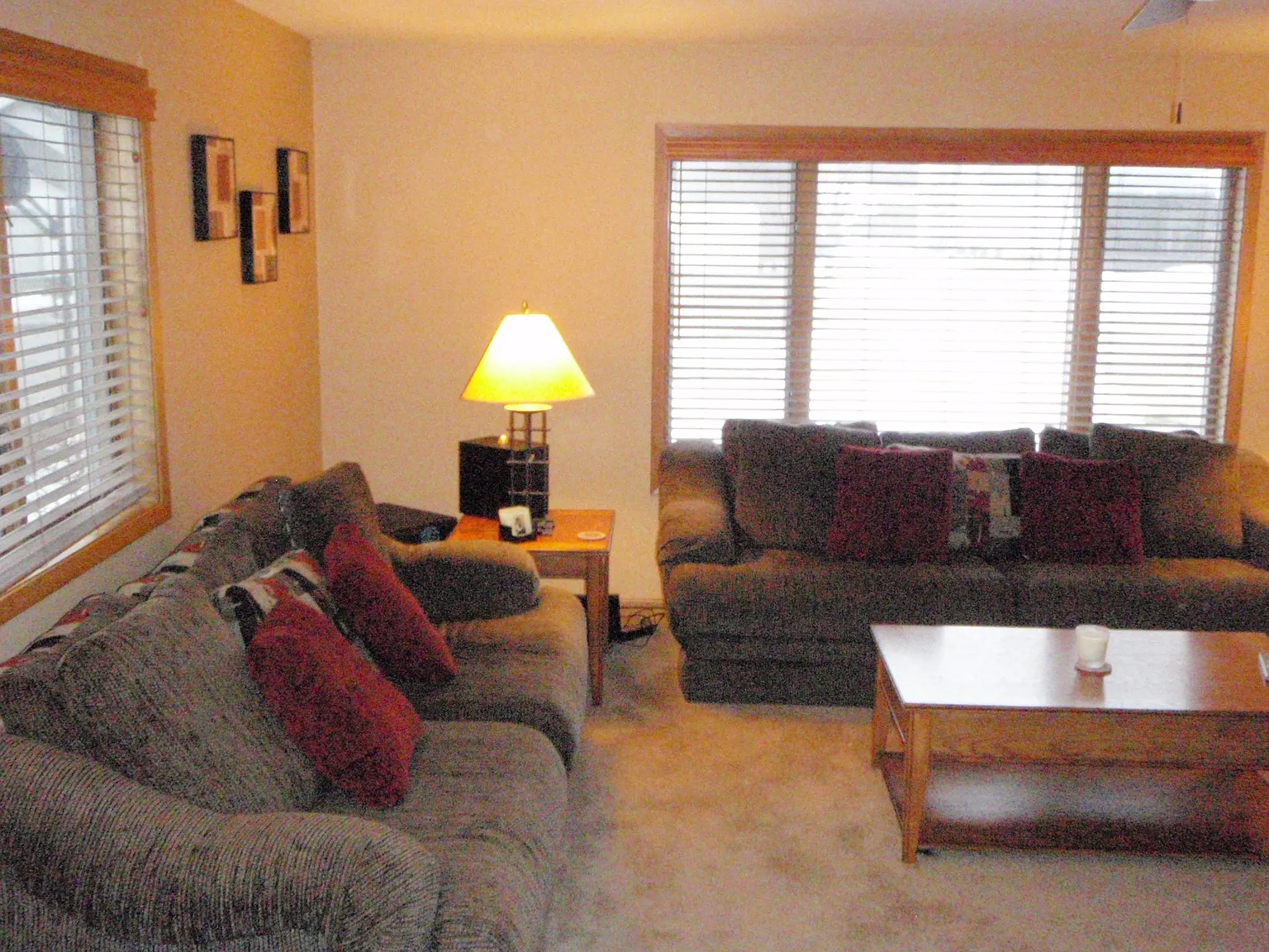 3 bed, 1734 sqft, $2,400 — Photo 2