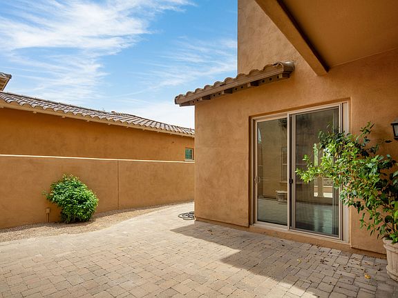 Side courtyard