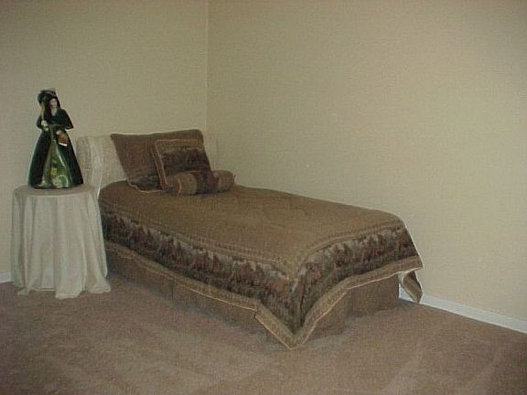 4th image of 9740 Johanna Ave