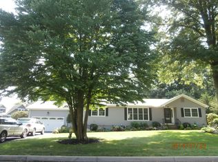 15 Soffer Pl, Branford, CT 06405