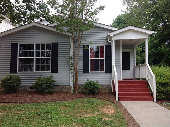 End lot on cul-de-sac