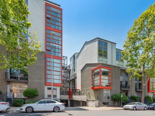 1007 41st St APT 422, Oakland, CA 94608