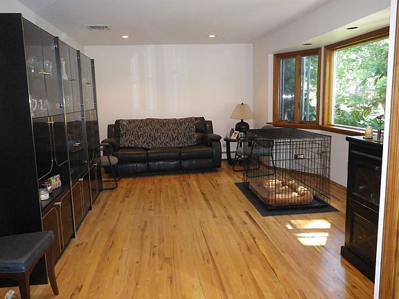 5th image of 55 Derby Pl