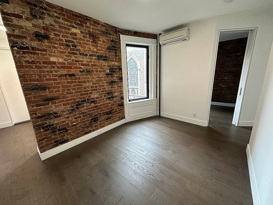 1st image of 49 Prince St APT 10