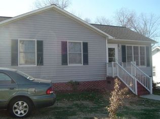 15 Oak St, Roxboro, NC 27573
