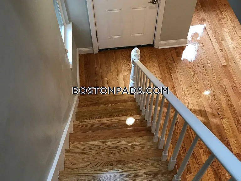 6 Saint James St — Photo 11