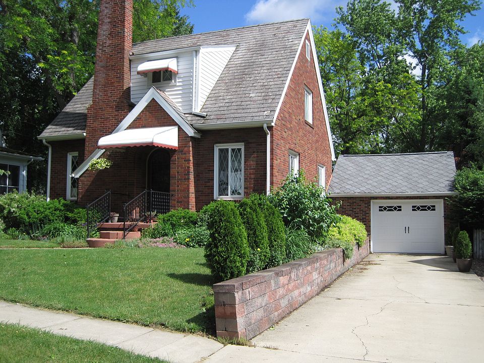 Front of house with garage