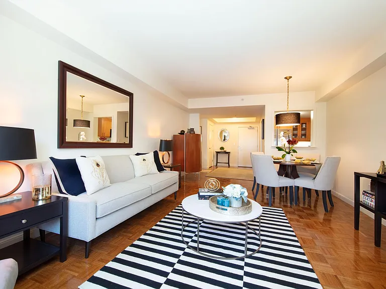 The Colonnade Residences — Photo 16