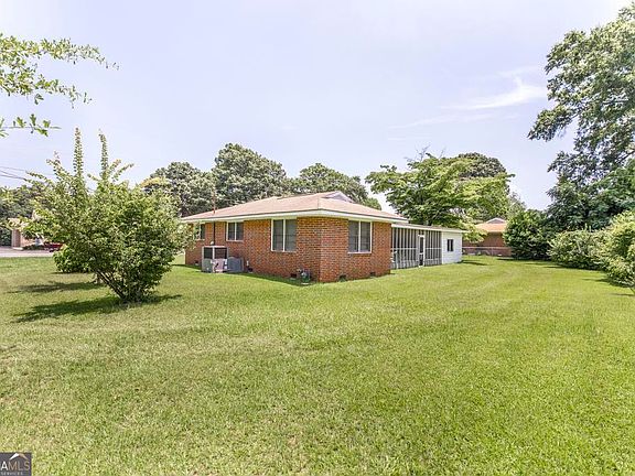 2nd image of 415 Bernard Dr