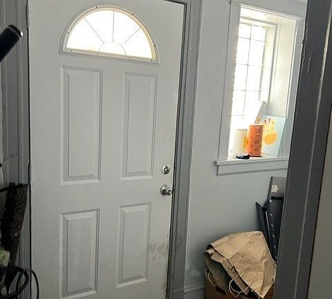 4th image of 1005 N Menard Ave