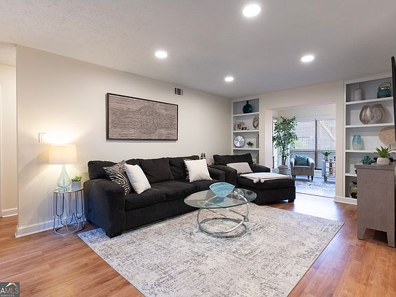 5th image of 8740 Roswell Rd Unit 10A