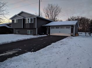 2905 94th Way N, Brooklyn Park, MN 55444