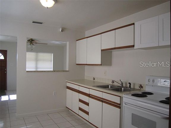 4th image of 453 74th Ave N