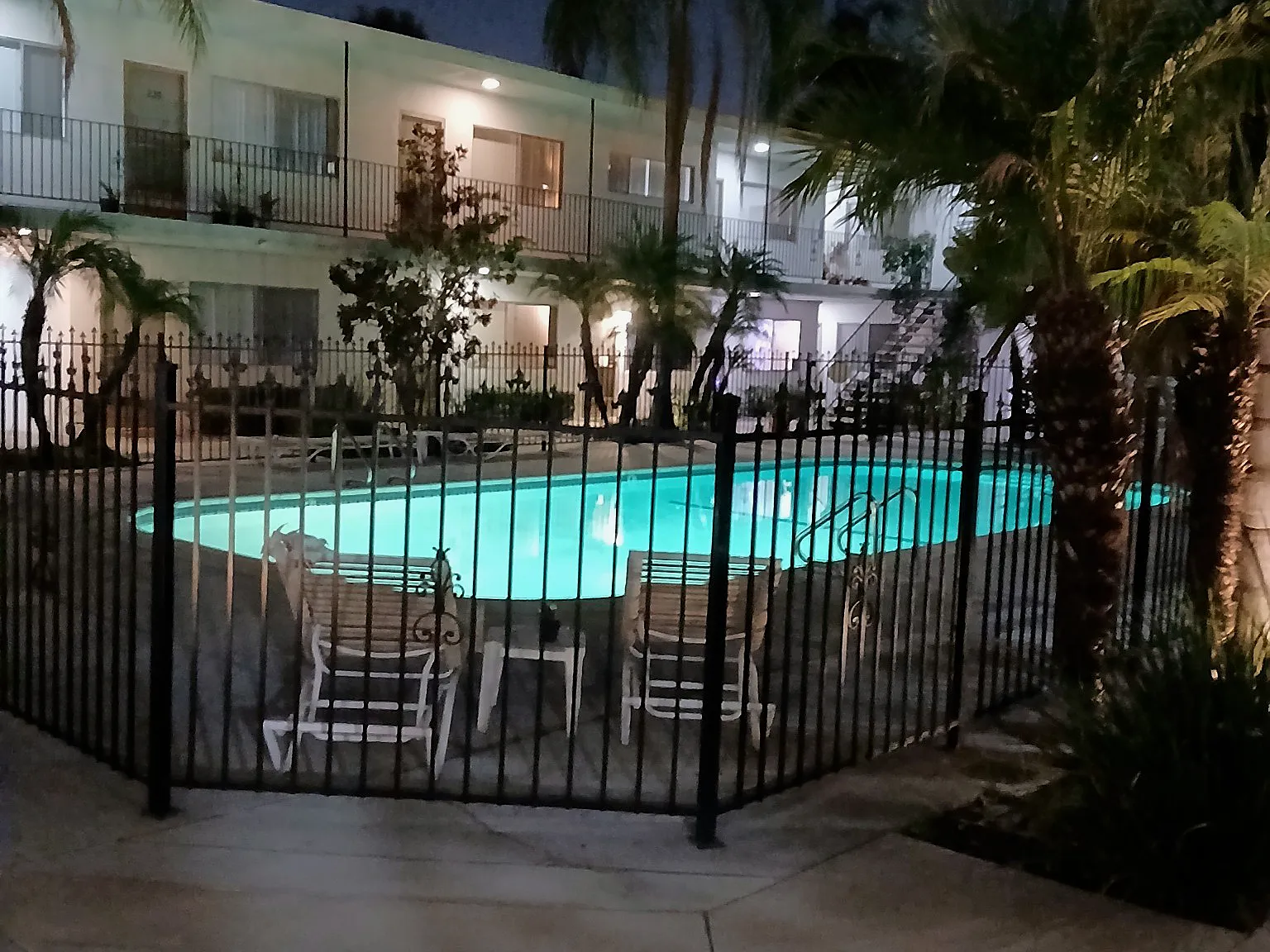 Crestwood Apartments — Photo 1
