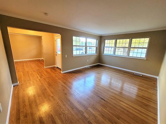 4th image of 1695 Bay Meadows Dr