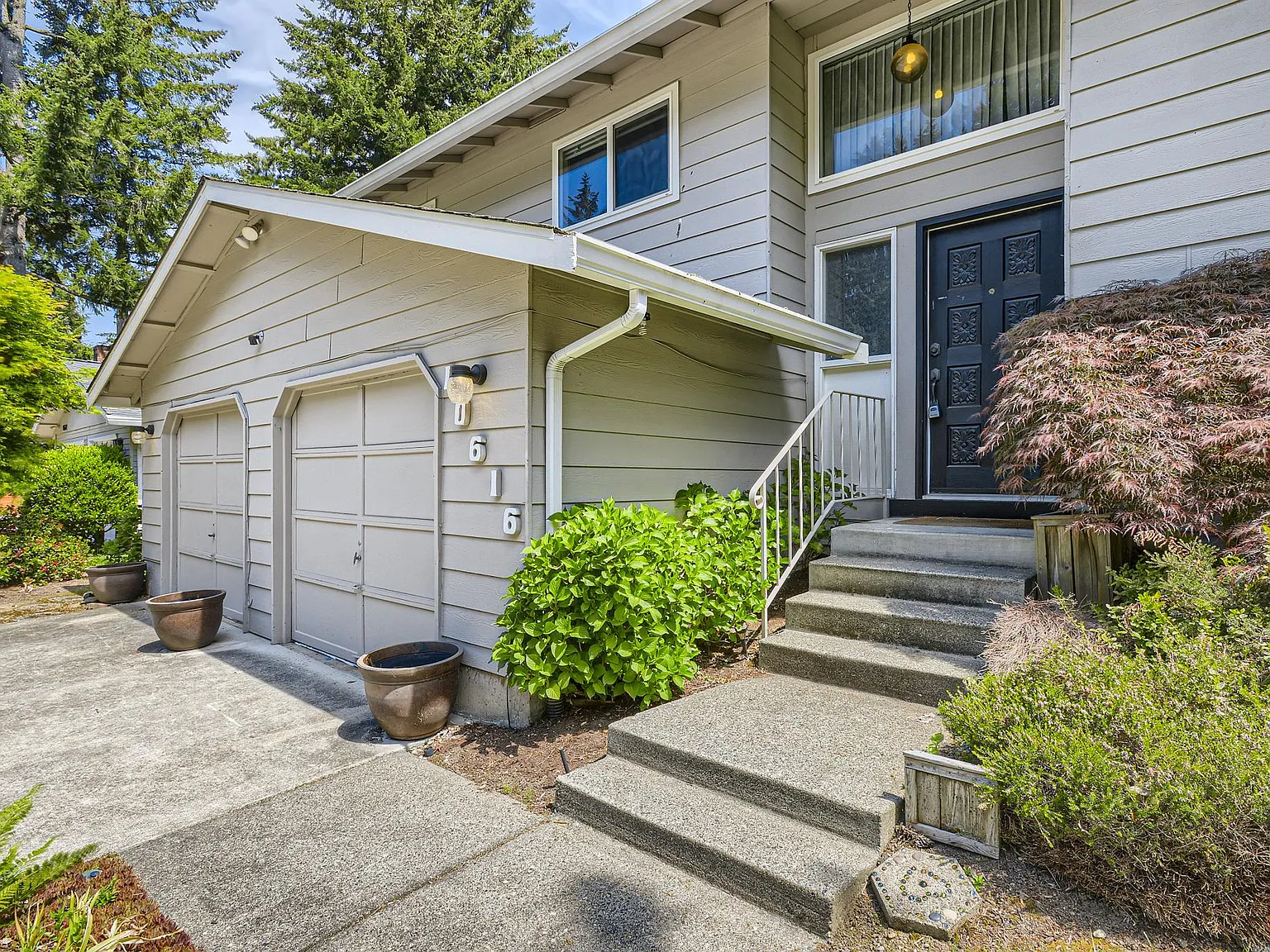 4 bed, 2390 sqft, $3,990 — Photo 3