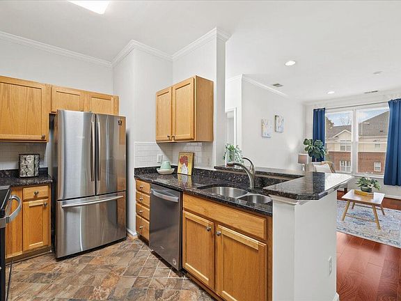 2nd image of 800 Savannah Ridge Rd Unit 116