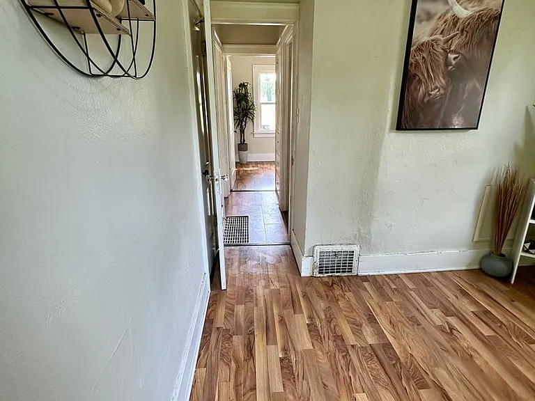 652 Conger St — Photo 9