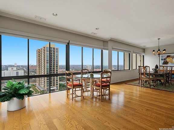 4th image of 4001 N New Braunfels #1206