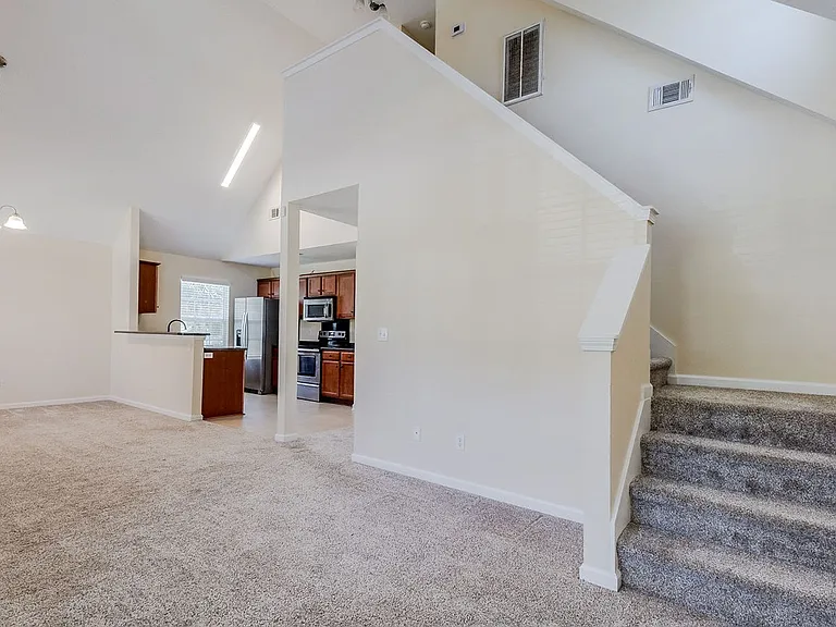 16 Castello Ave — Photo 3