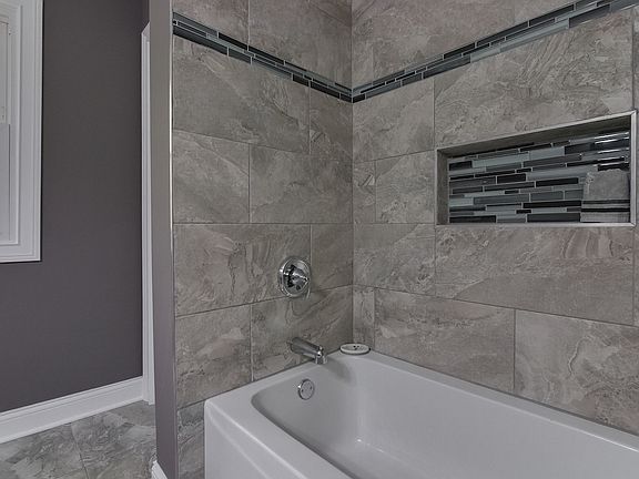 3rd image of 20920 Cambridge Ln